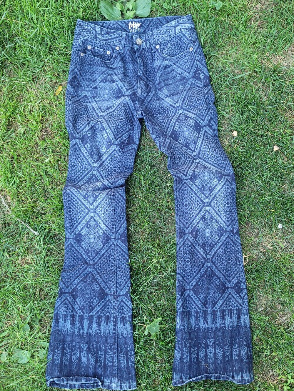 Tokyo Darling High Waisted Wide Flare Diamond Patterned Boho Jeans Size 2 Denim
